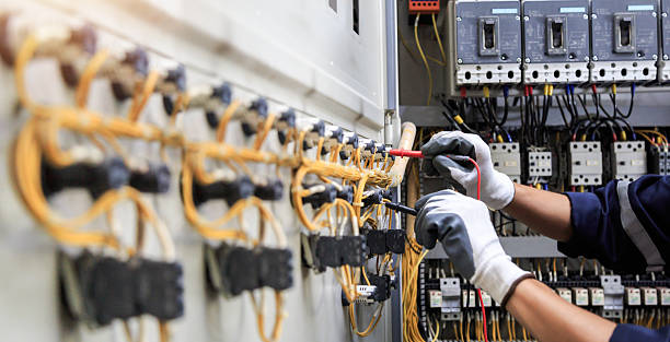 Professional Electrician technician working in Arlington, VA